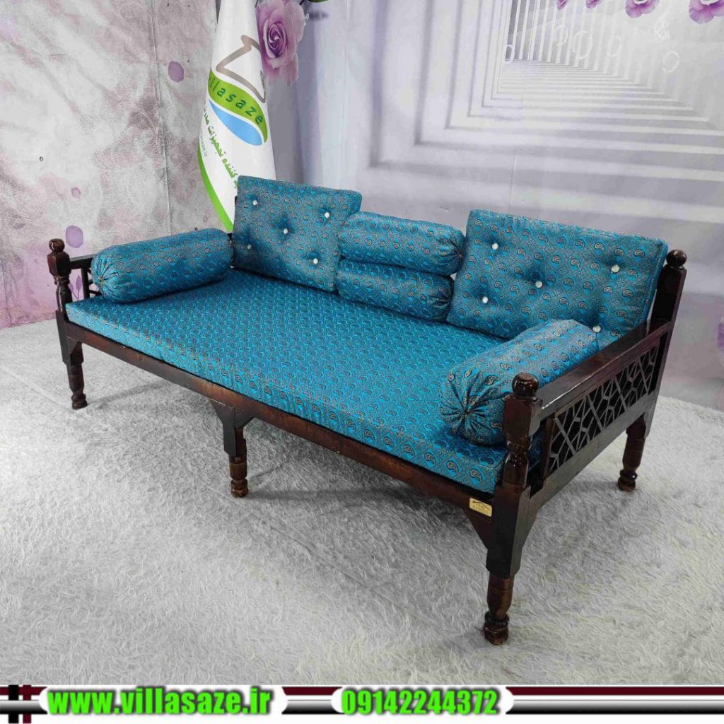 تخت چوبی