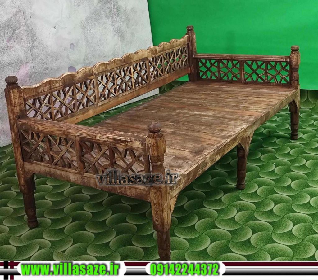 تخت چوبی