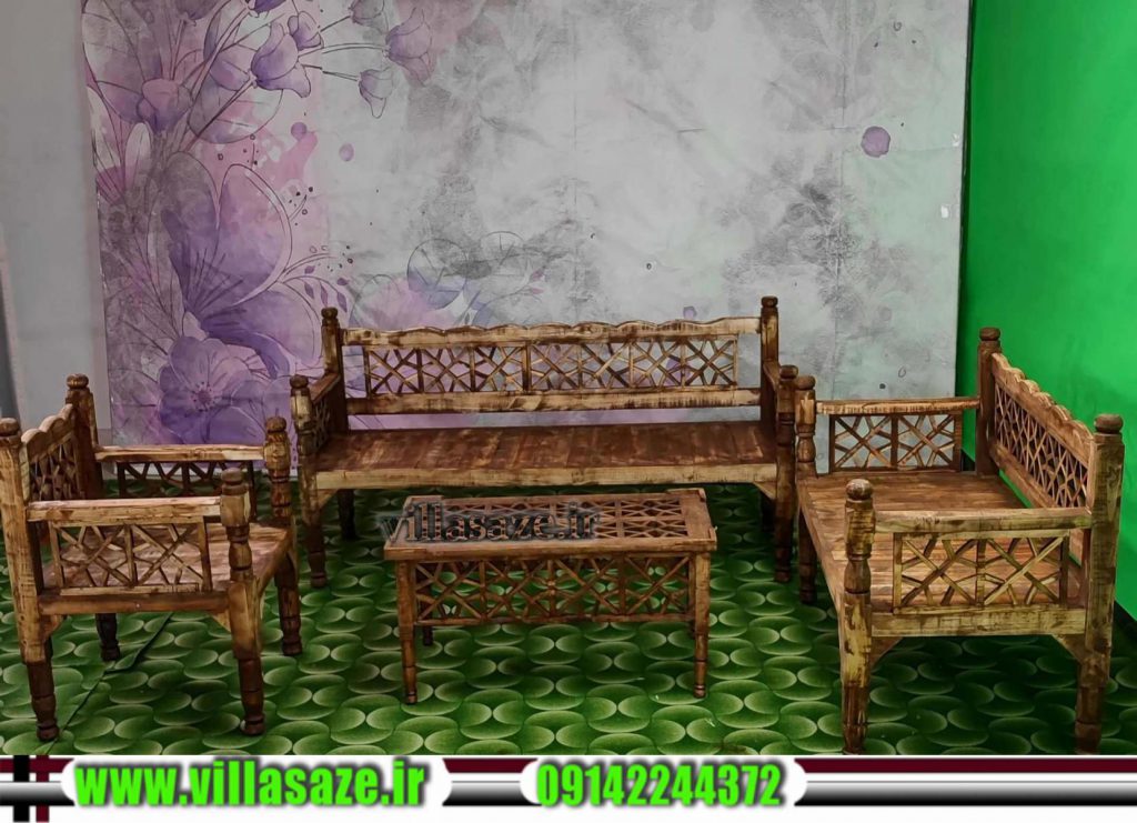 نیمکت چوبی