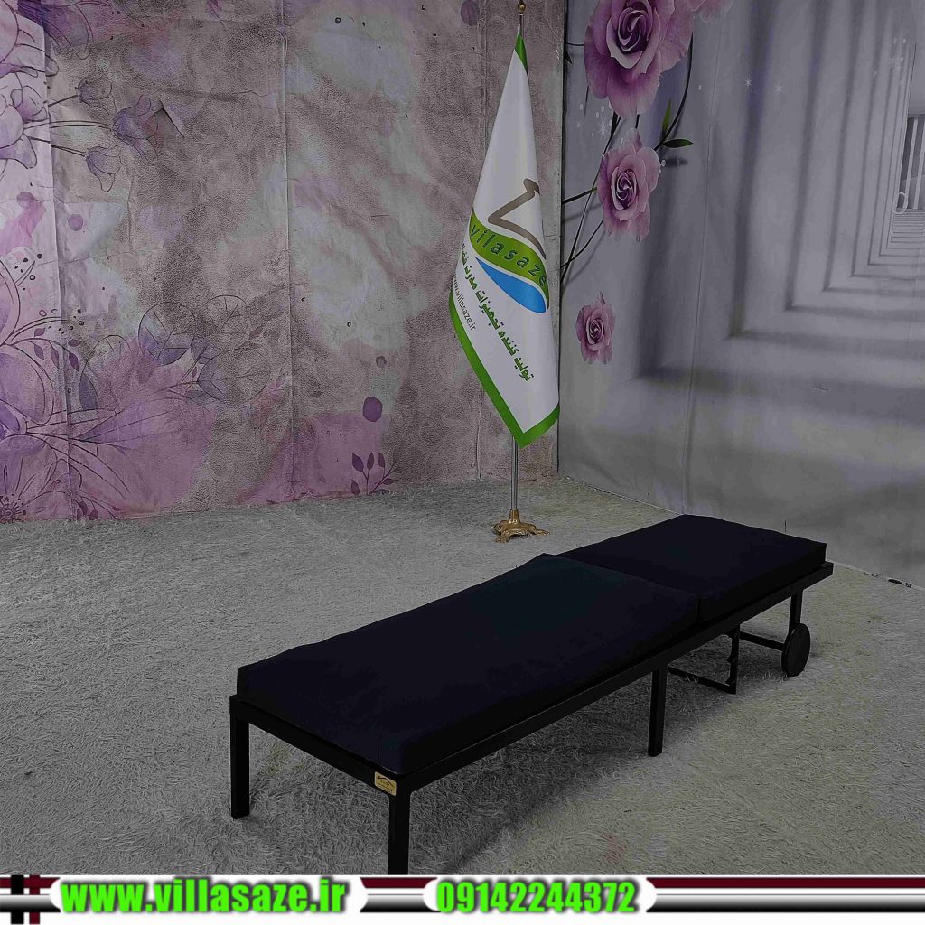 تخت کنار استخر خارجی