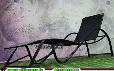 صندلی کنار استخر بزرگ
